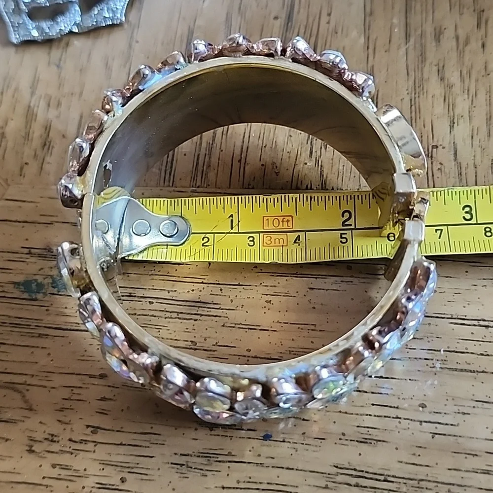 Ann Taylor Aurora borealis rhinestone gold tone Chunky Bangle bracelet designer - Picture 11 of 11